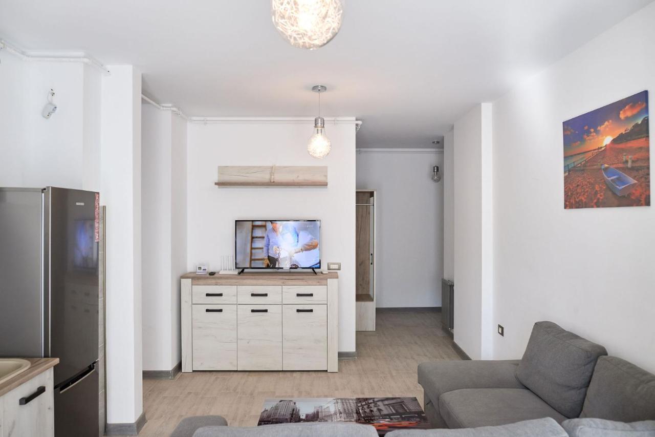 Glamour Sea View Family - N Pools Apartment *