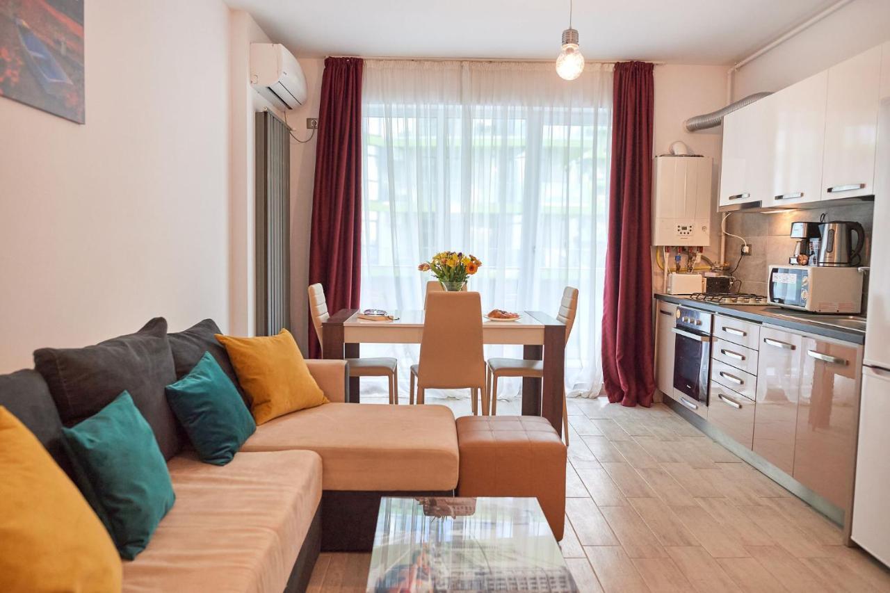 Glamour Sea View Family - N Pools Apartment *