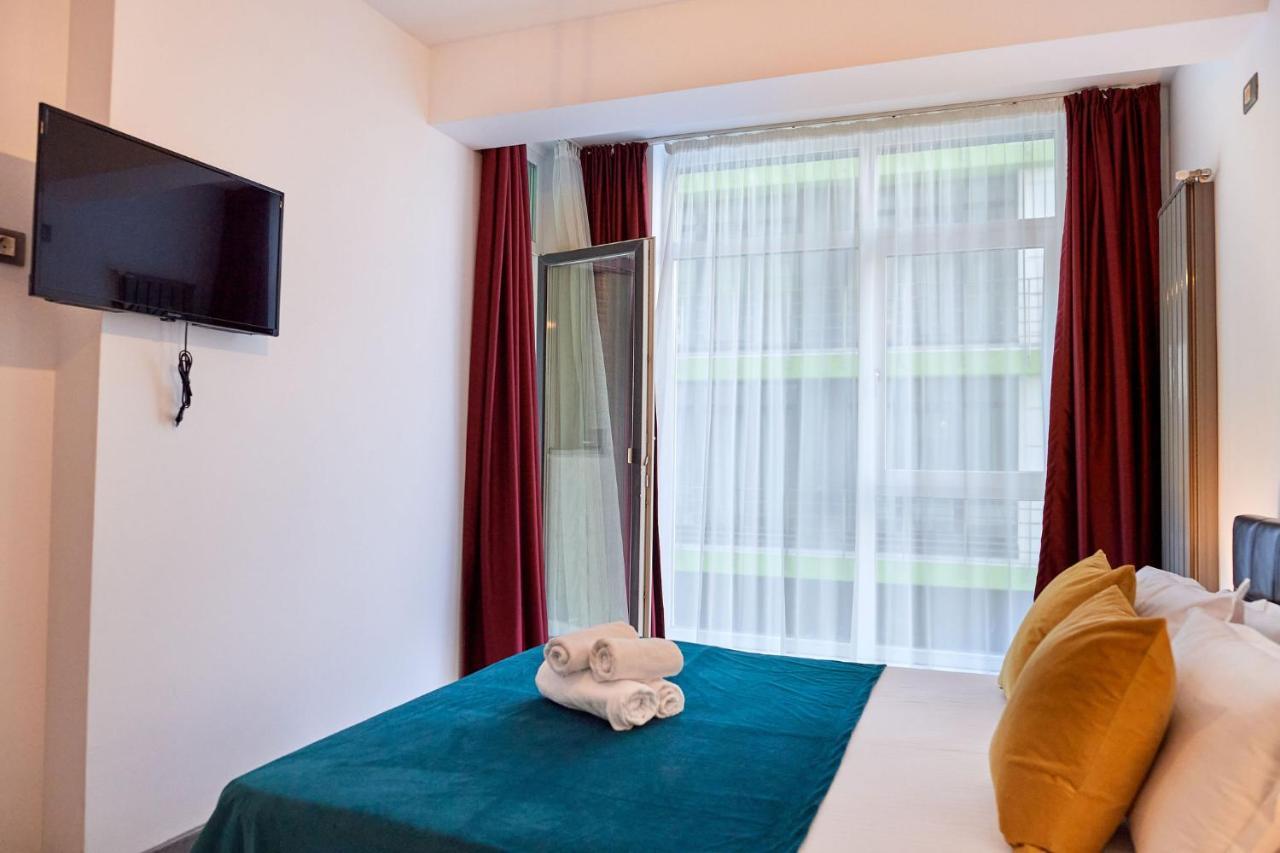 Glamour Sea View Family - N Pools Apartment *