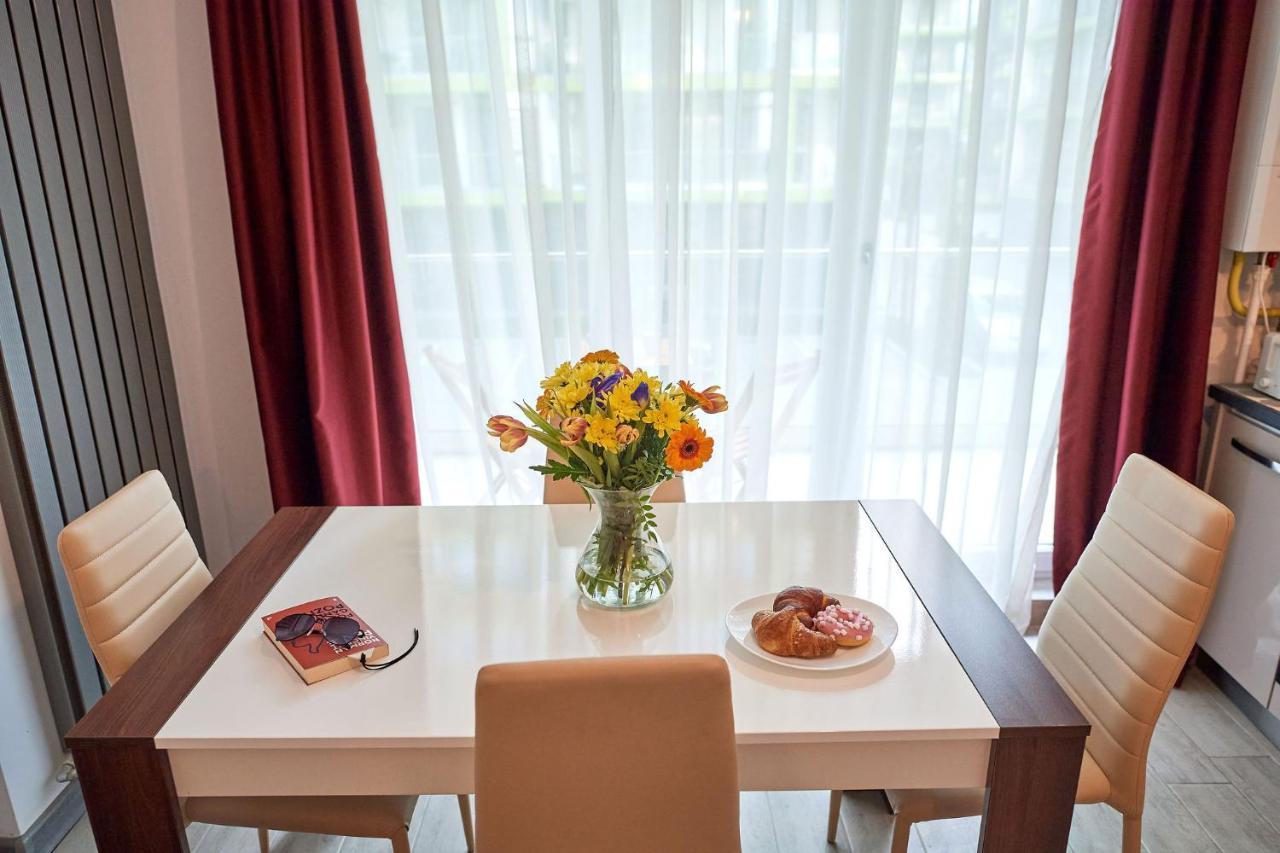 Glamour Sea View Family - N Pools Apartment *