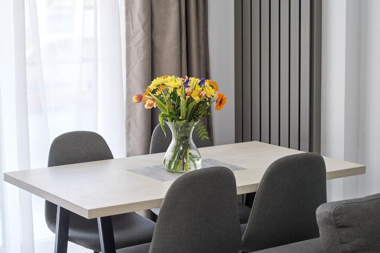 Glamour Sea View Family - N Pools Apartment *